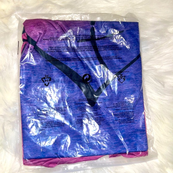 Blessed • Heart Print Gradient T-Shirt - Picture 3 of 7